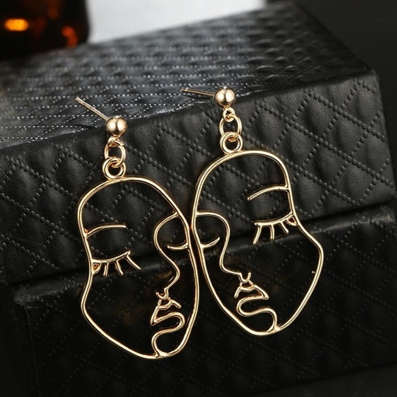 Face Earrings - Picture 3 of 4